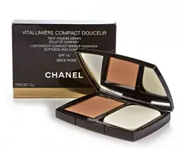 Крем-пудра Chanel Vitalumiere Compact Douceur