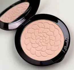 Пудра для лица Guerlain Meteorites Compact Illuminating & Mattifying Pressed Powder