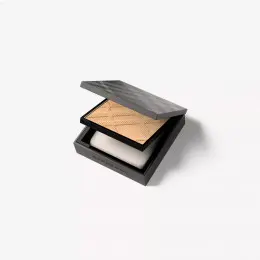 Пудра для лица Burberry Cashmere Compact Flawless Soft-Matte Foundation SPF20