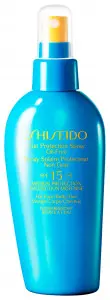 Солнцезащитный спрей без содержания масел Shiseido Sun Protection Spray Oil Free SPF15