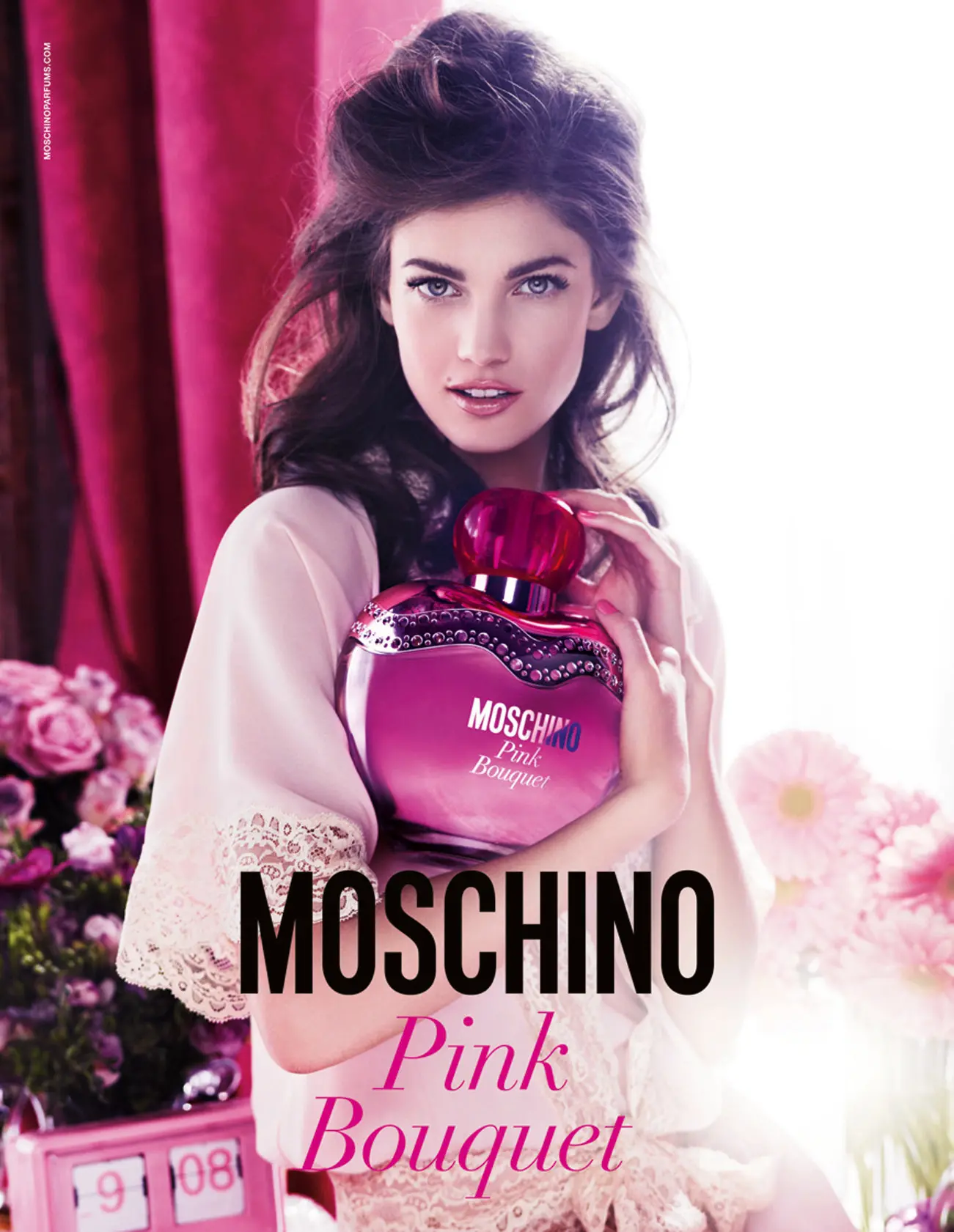 Реклама духов москино. Moschino Pink Bouquet 100ml. Духи Moschino Pink Bouquet. Жен туалетная вода Moschino Pink Bouquet.